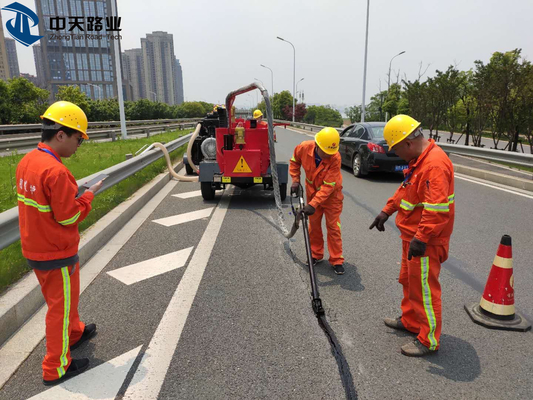 Cold Patch Bituminous Tar Road Repair การบำรุงรักษาทางหลวงสำหรับรอยร้าวทางเท้า